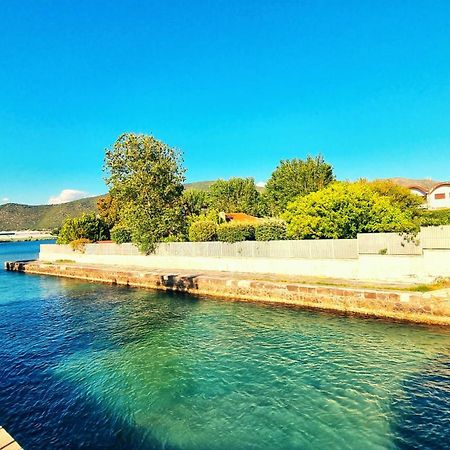 Villa Cecilia Sul Lago Fronte Mare Sperlonga Kültér fotó