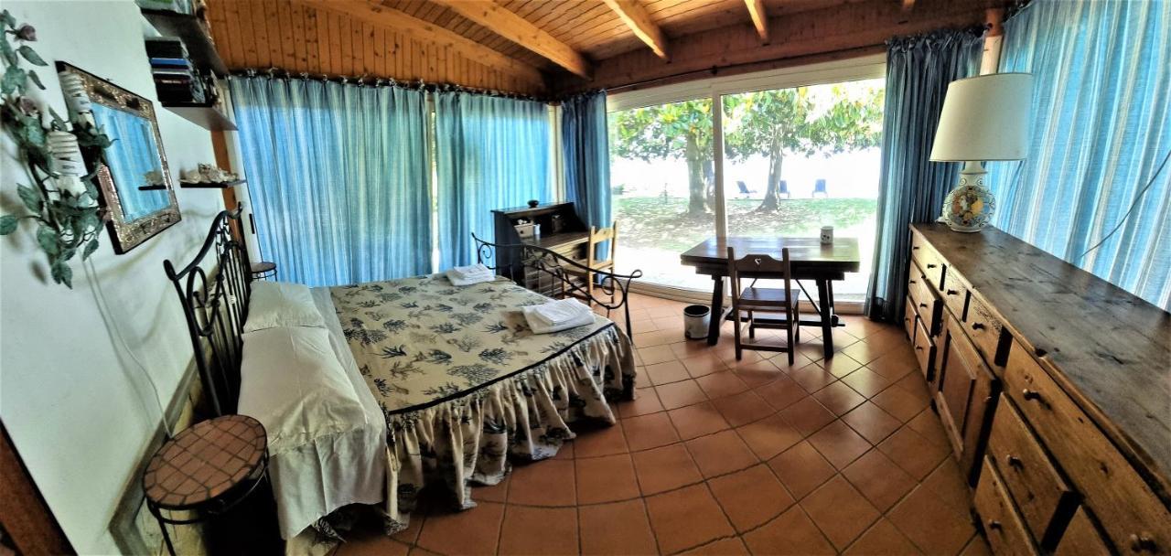 Villa Cecilia Sul Lago Fronte Mare Sperlonga Kültér fotó
